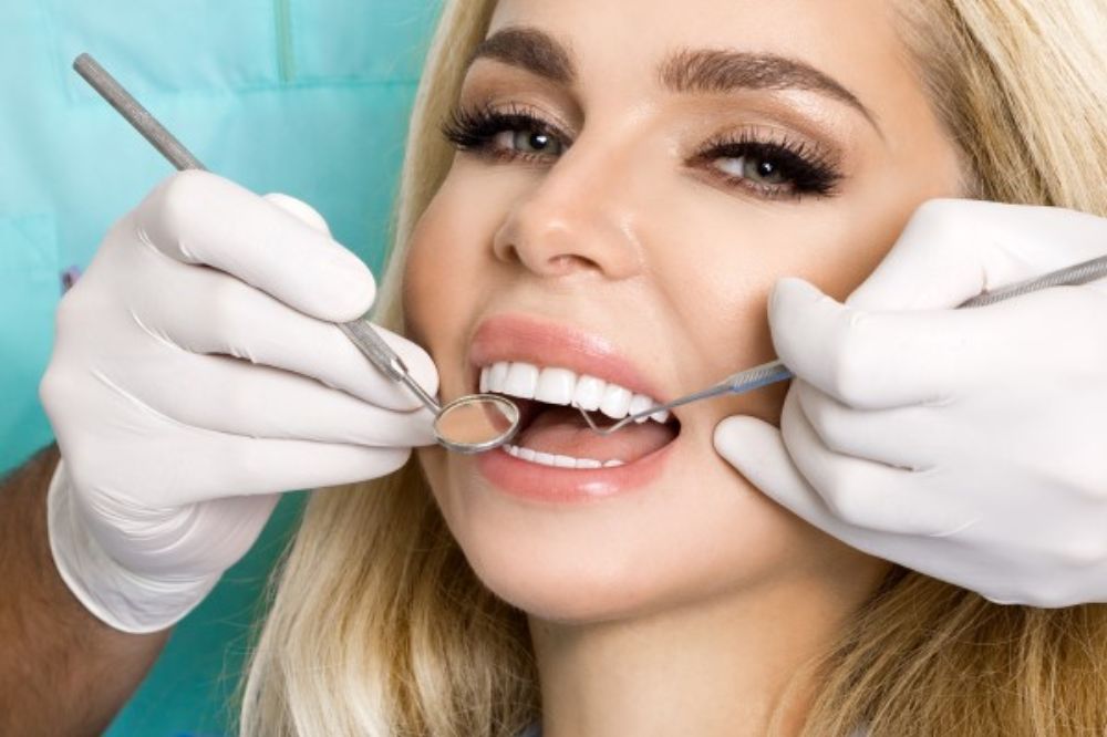 What Are the Pros and Cons of Cosmetic Dentistry?